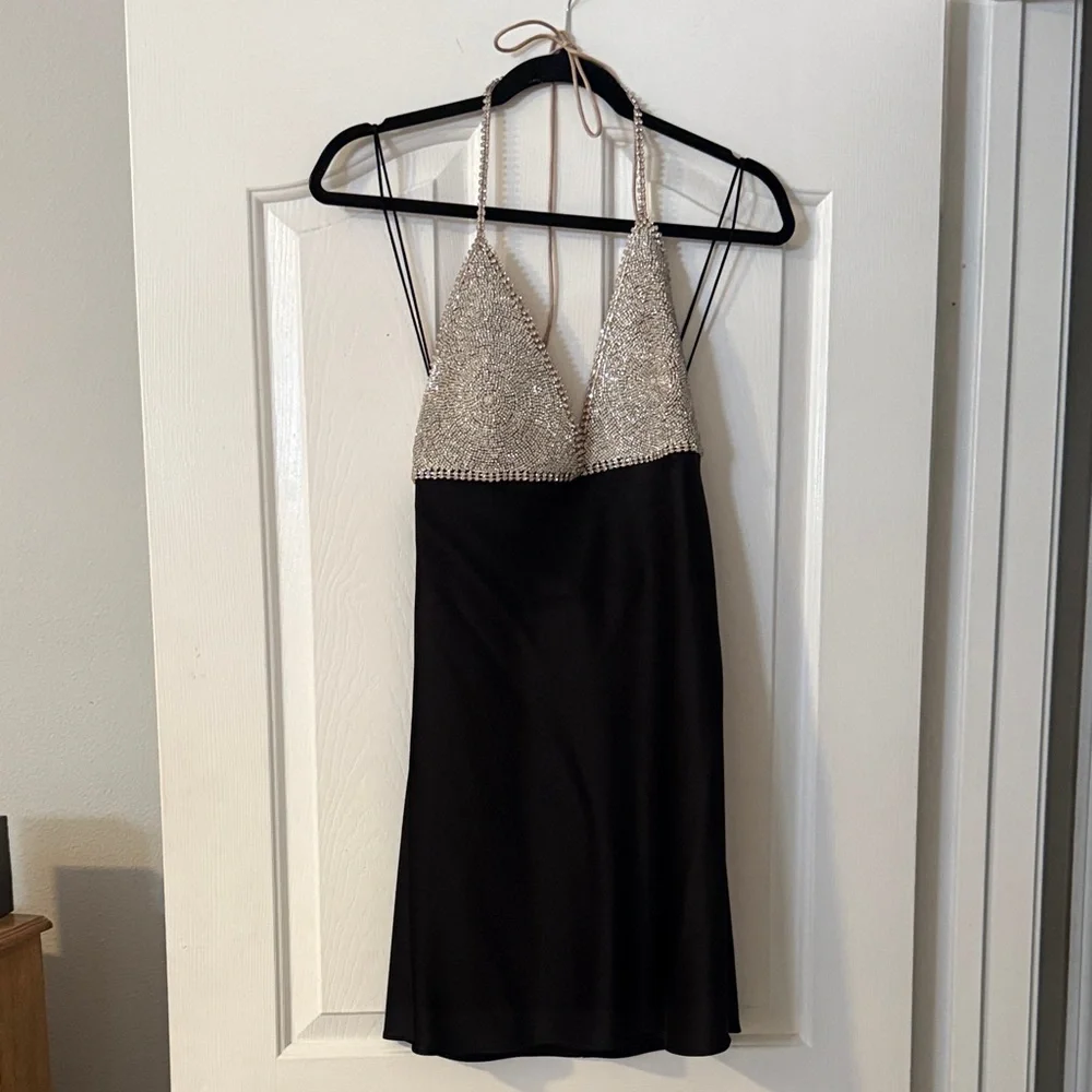 Alice + Olivia Elegant by Stacey Bendet Black and Silver Halter Dress - Picture 5 of 16